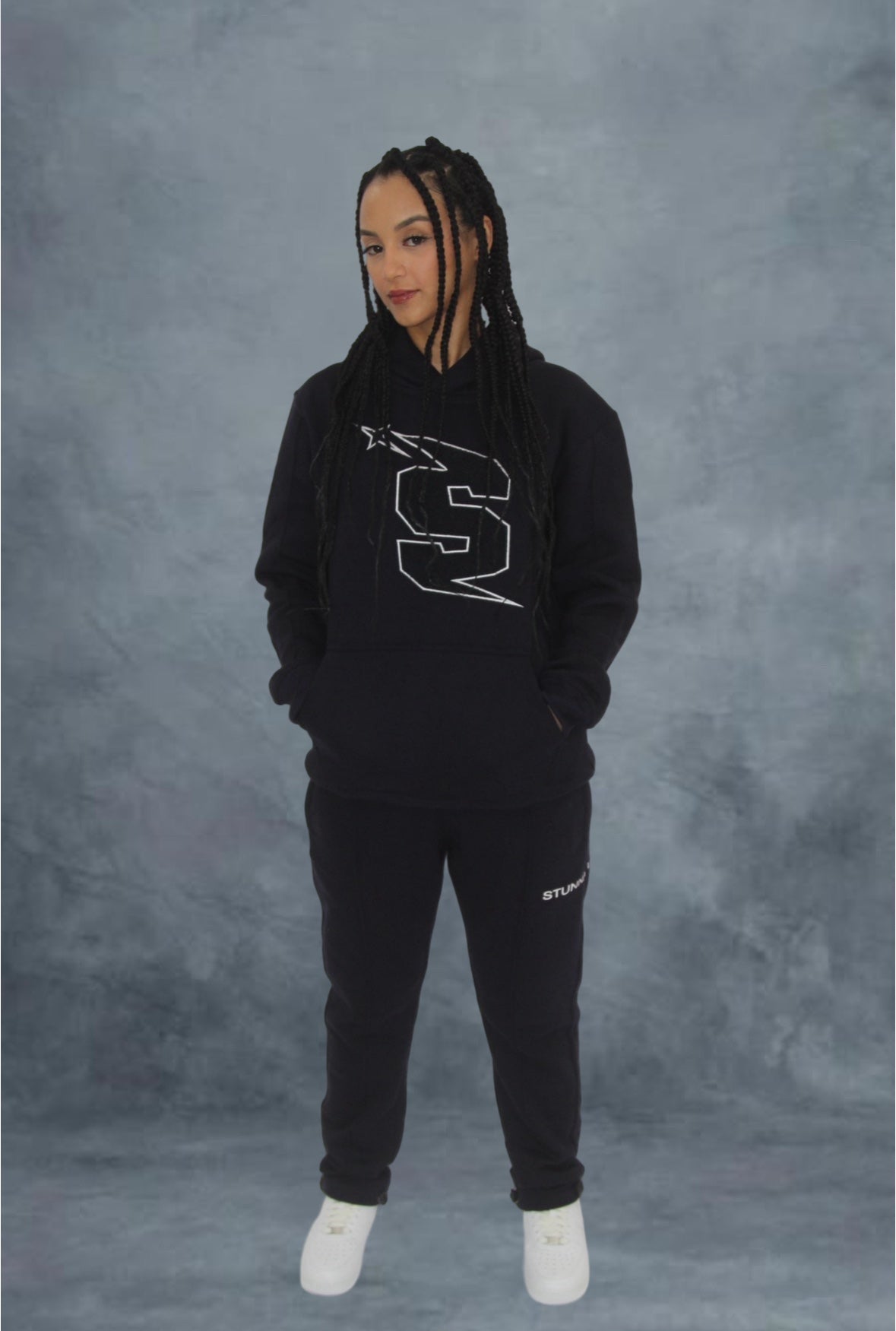 Black Stunna Hoodie / WOMENS